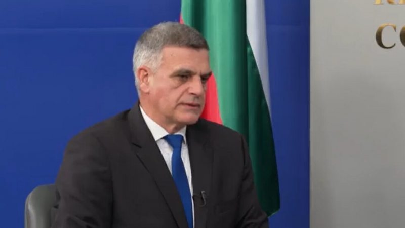 Всички машини и устройствата към тях флашки и карти