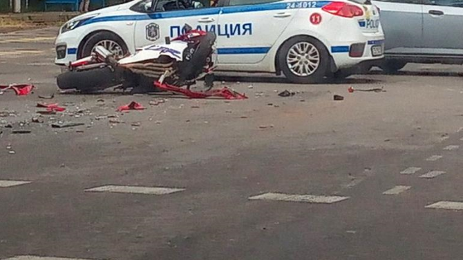 Моторист е пострадал при катастрофа във Враца съобщиха от областната