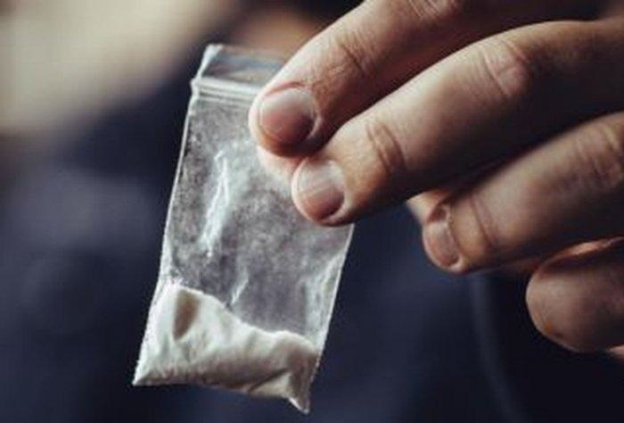 Униформени тарашиха колата и къщата на мъж в Лом намериха