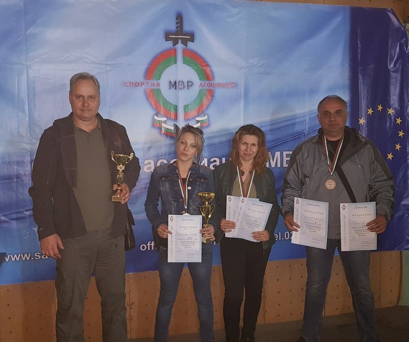 Първите места в крайното отборно класиране на надпреварата спечелиха отбор