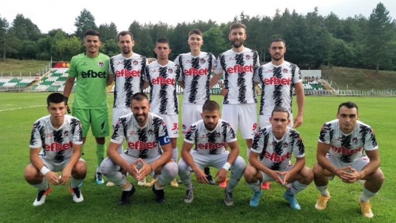 Локомотив Мездра постигна втора победа като разби у дома Левски