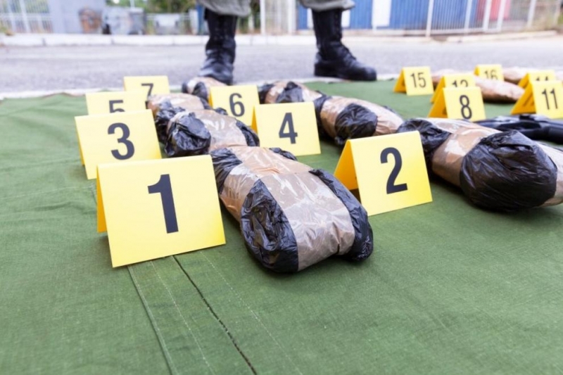 Задържаха близо 10 кг хероин при акция в София и Сандански