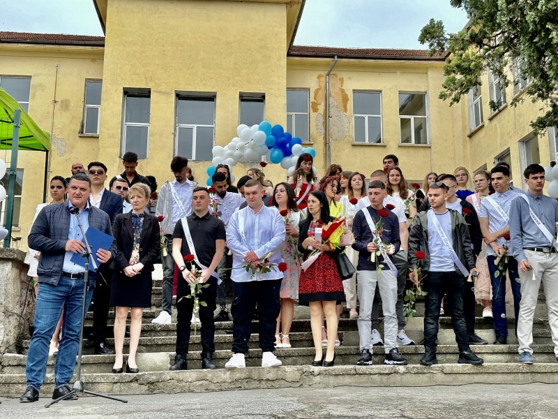 Вчера Община Оряхово и СУ Христо Ботев Оряхово изпратиха абитуриентите от