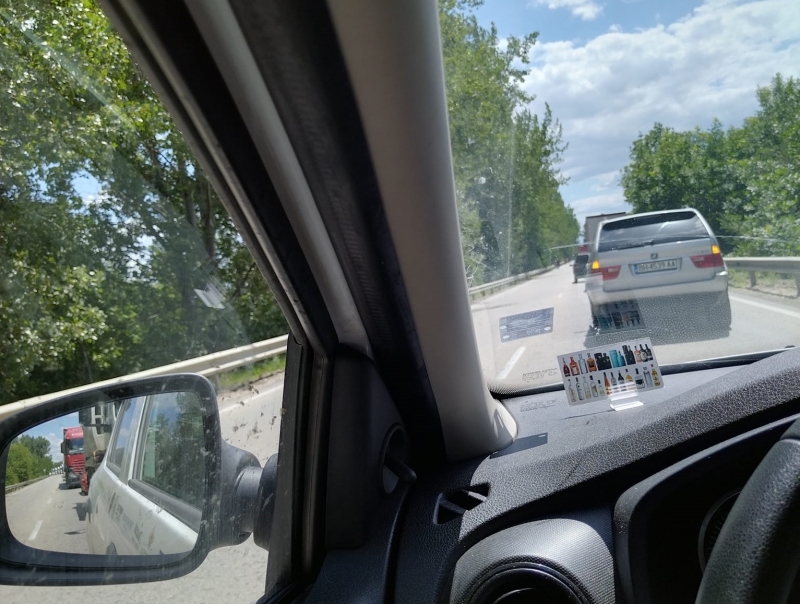 Катастрофа между ТИР и лека кола е станала на международен