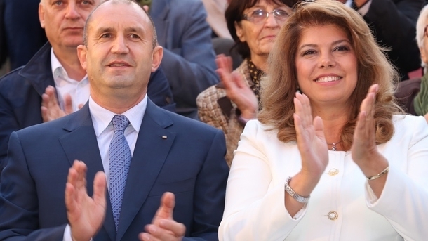 С разгромяваща преднина президентската двойка Румен Радев и Илияна Йотова