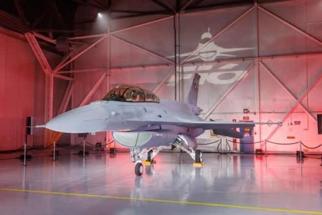 Пристигането на първите български F-16 и на пилотите им е под съмнение