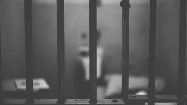 Лишен от свобода е бил хванат да вари ракия в