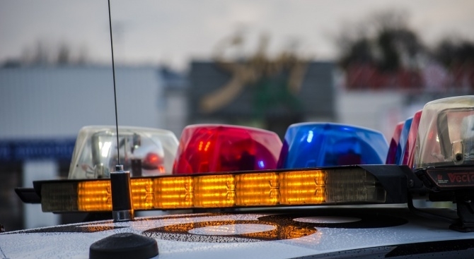 Британската полиция заяви че е задържала мъж залял се днес