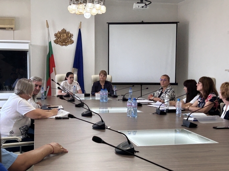 По инициатива на заместник министъра на труда и социалната политика Гинка