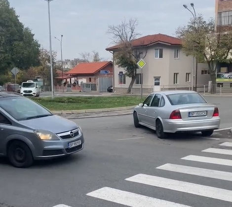 Пореден шофьор внесе смут сред колегите си на пътя като