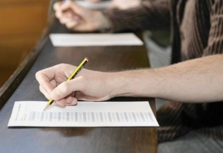 Зрелостници са недоволни от матурата по английски език която се