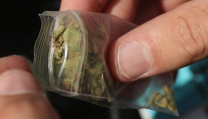 Полицаи хванали 14 годишен с канабис в Козлодуй съобщиха от пресцентъра