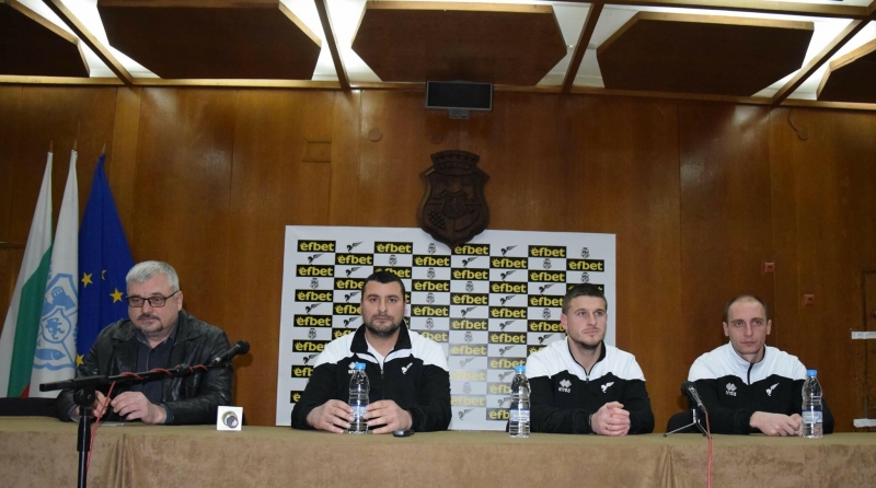 Efbet протяга ръка за помощ към много клубове от различни