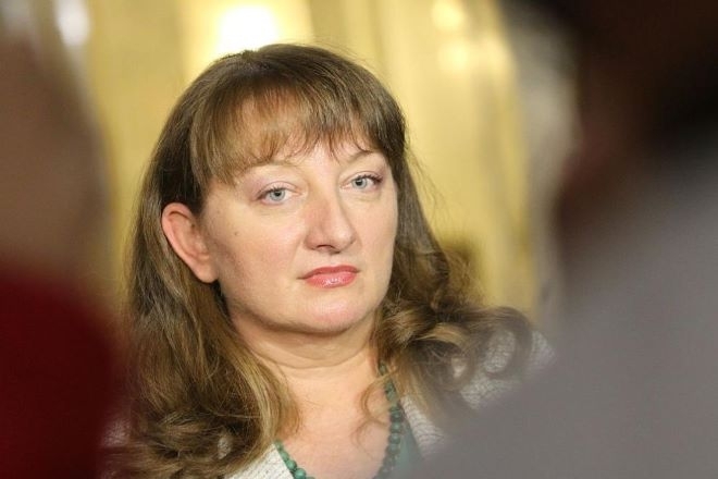 Деница Сачева: Ако някой ни отдалечава от еврозоната, това е Асен Василев
