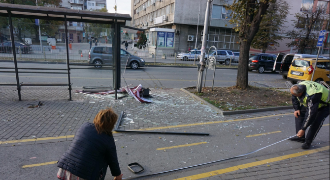 Остава критично състоянието на 14 годишното момиче което беше блъснато от кола