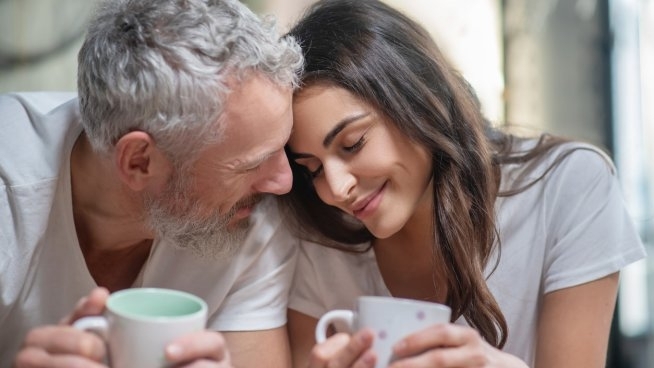 Чети между редовете: Декодиране на езика на любовта