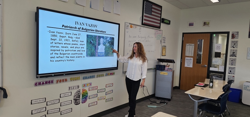 Старши учителят по английски език в СУ Иван Вазов