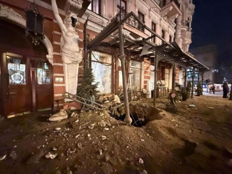 Руски дронове поразиха жилища, училище и детска градина в Одеса и Днепър