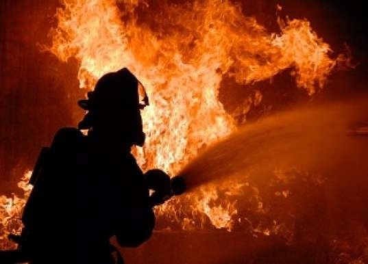 Пожар избухна в почивен комплекс в Асеновград. От пожарната служба
