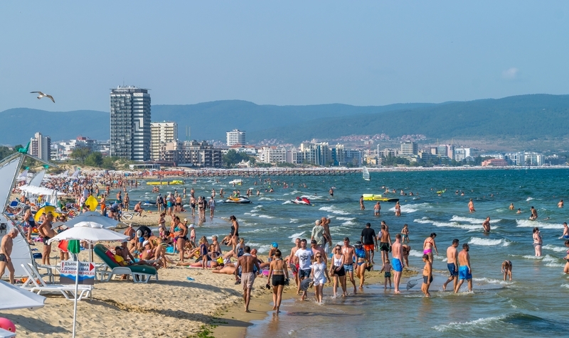 Летният сезон по Черноморието ни стартира Времето е хубаво а местните