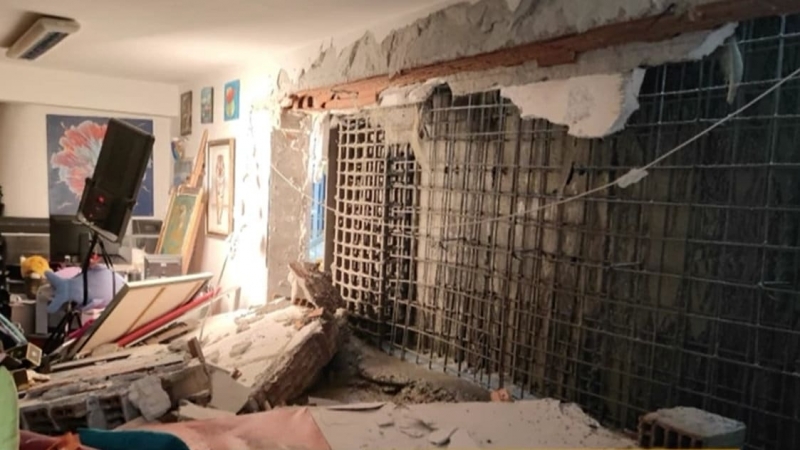 Строеж бутна стена на блок в София, има пострадала жена
