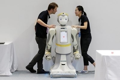 В детските ясли в Китай малчуганите имат нови преподаватели роботи