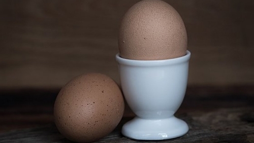 Това, че има много полезни вещества в яйцата, се знае