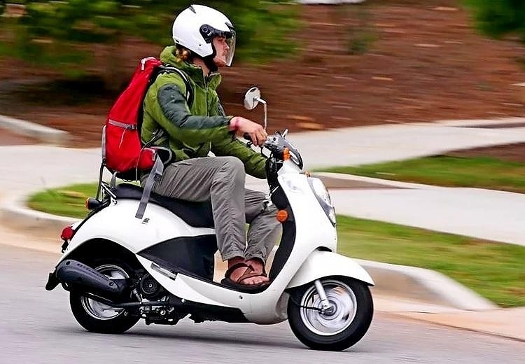 Спипаха неправоспособен младеж да дава газ на мотопеда си в козлодуйско ...