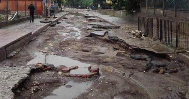 Ситуацията в Мизия след потопа се подобрява Вода по улиците