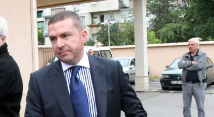 Адв Менко Менков заяви че опитите на Кристиан Цветков да