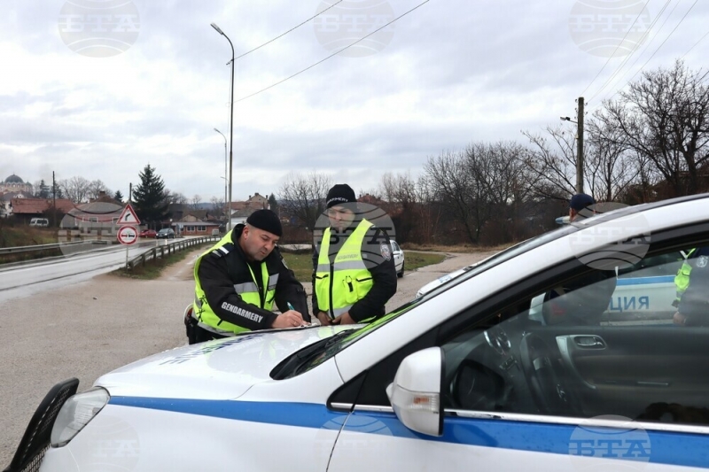 Специализирана полицейска операция за противодействие на конвенционалната престъпност тече във