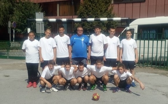 Юношите старша възраст на ХК Локомотив отбелязаха две категорични победи