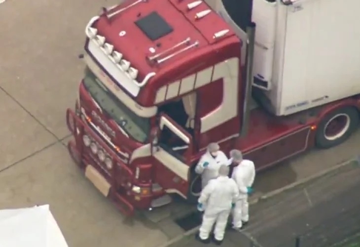 Посолството ни в Лондон е в контакт с британските власти