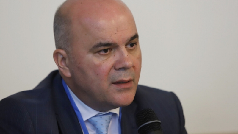 Очакванията са че възходящото развитие на икономиката на България и