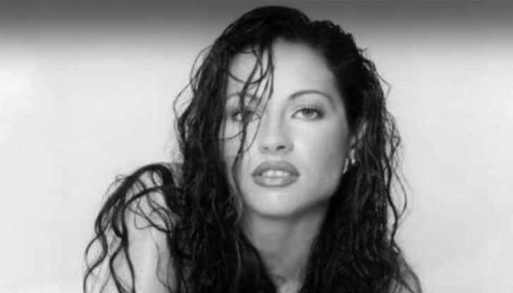 Почина поп фолк звездата Орнела съобщи във фейсбук гримьорът на звездите