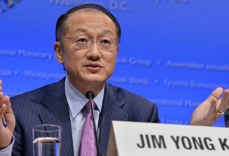 Cвeтът въpви ĸъм ĸaтacтpoфa зaщoтo нaдeждaтa нa xopaтa ce cблъcĸвa