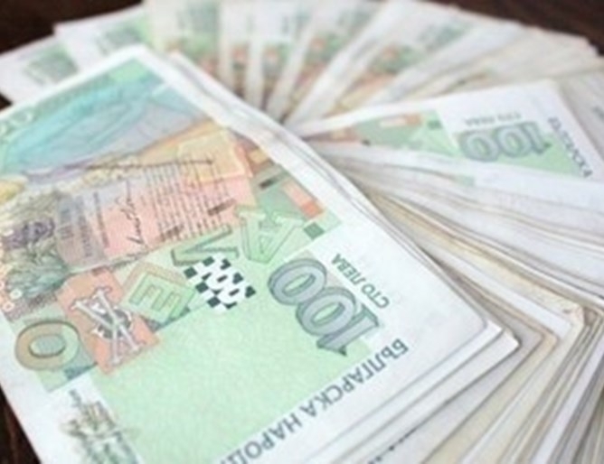 Близо 142 000 служители ще запазят работата си благодарение на схемата 60/40