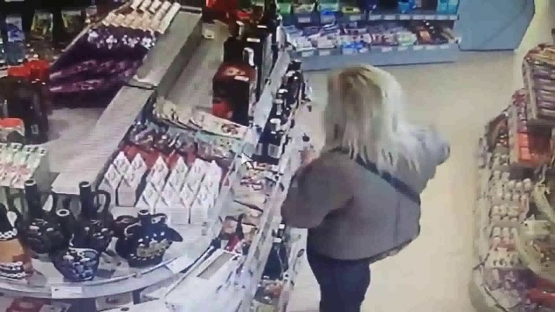 Изпечена крадла завърши в ареста след като си тръгна с