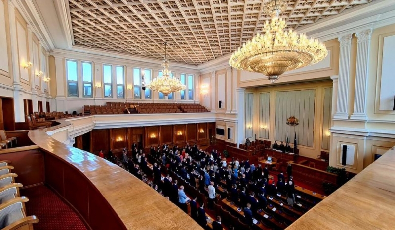 На извънредно заседание във вторник 21 юни парламентът ще гледа