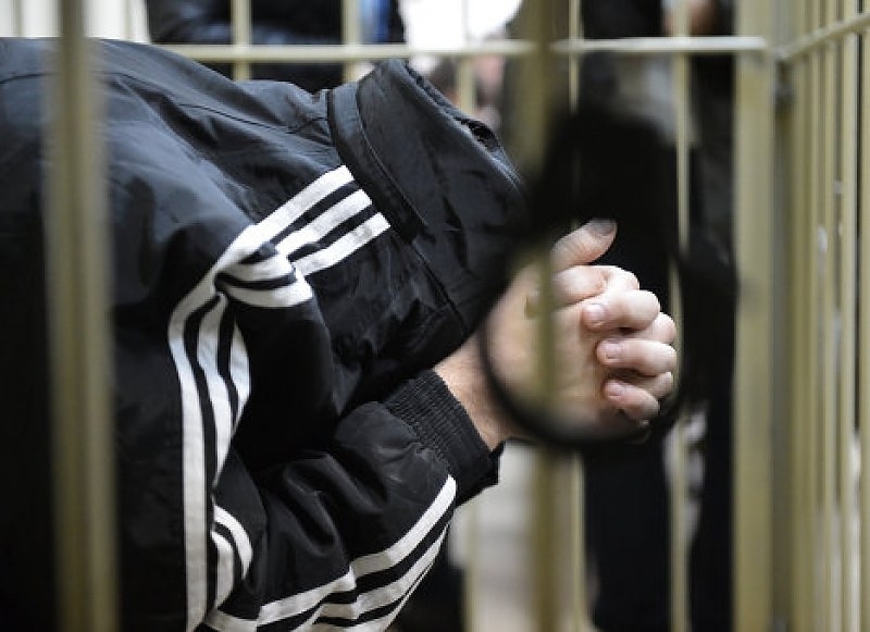 Пиян шофьор е бил задържан в ареста във Враца съобщиха