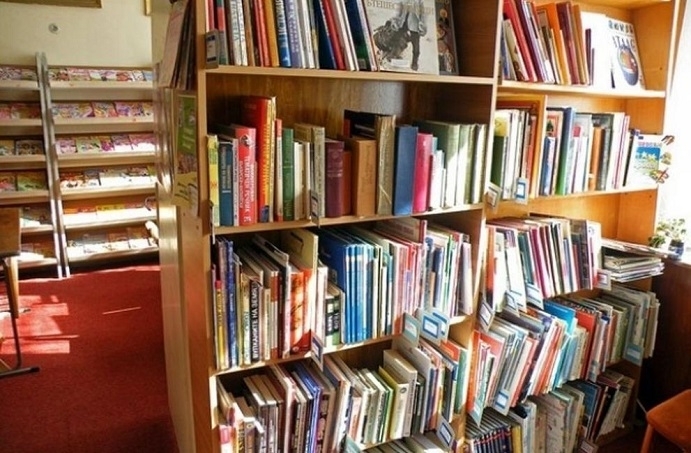 Общо 1 211 нови книги и периодични издания постъпиха във