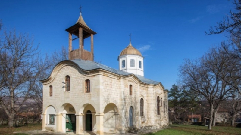 Кметството в мездренското село Царевец и църковното настоятелство към местната