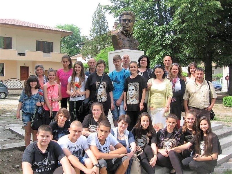 Краеведското дружество в Мездра е създадено на 15 март 1988