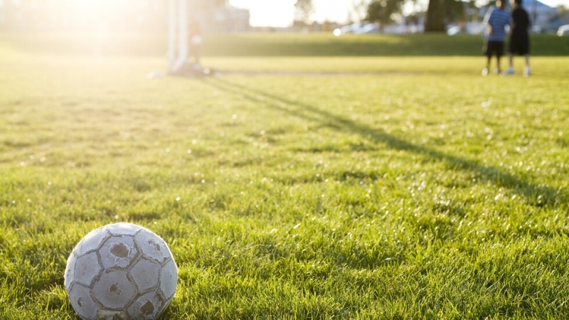 16 годишно момче е починало на игрище при стадиона в Долна