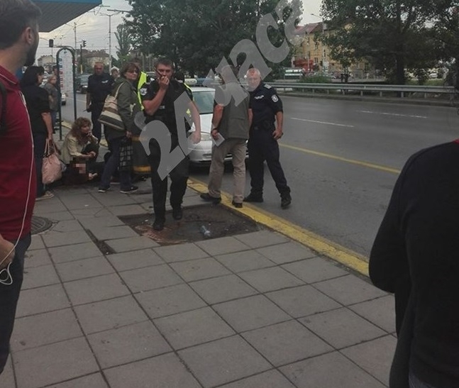 Младо момче извади нож в тролей №7 в столицата и