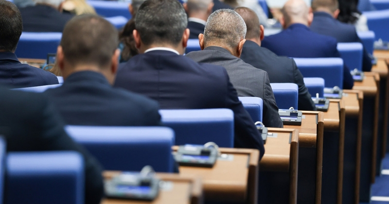 Броени часове преди рекордния девети опит за избор на председател