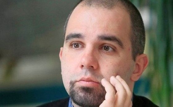 Има износване на материала И това създава особено противоречие защото