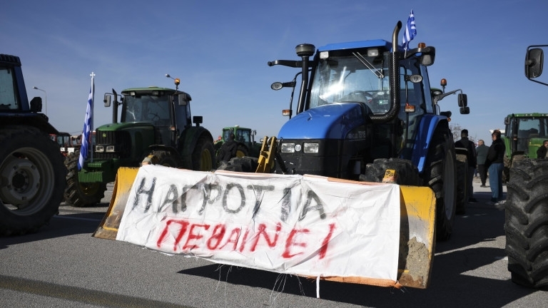 Вече трети ден гръцки фермери протестират За поредна година те