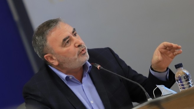 При достигане на средно ниво над 300 заразени на 100