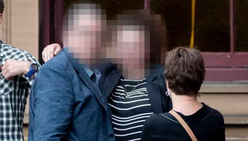 25 годишна учителка от Армидейл в Австралия която вече година и